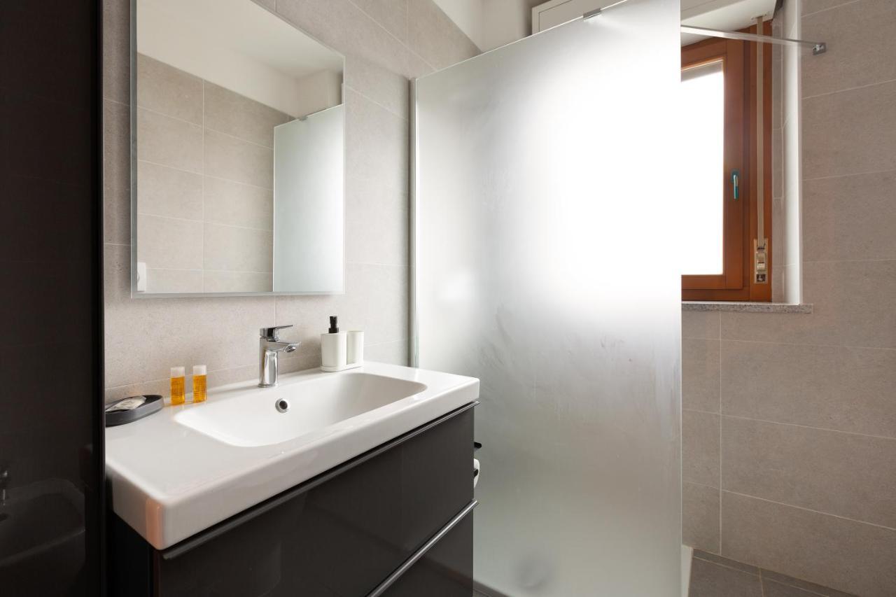 Milan Comfy Apartment X3 - With Balcony Екстериор снимка